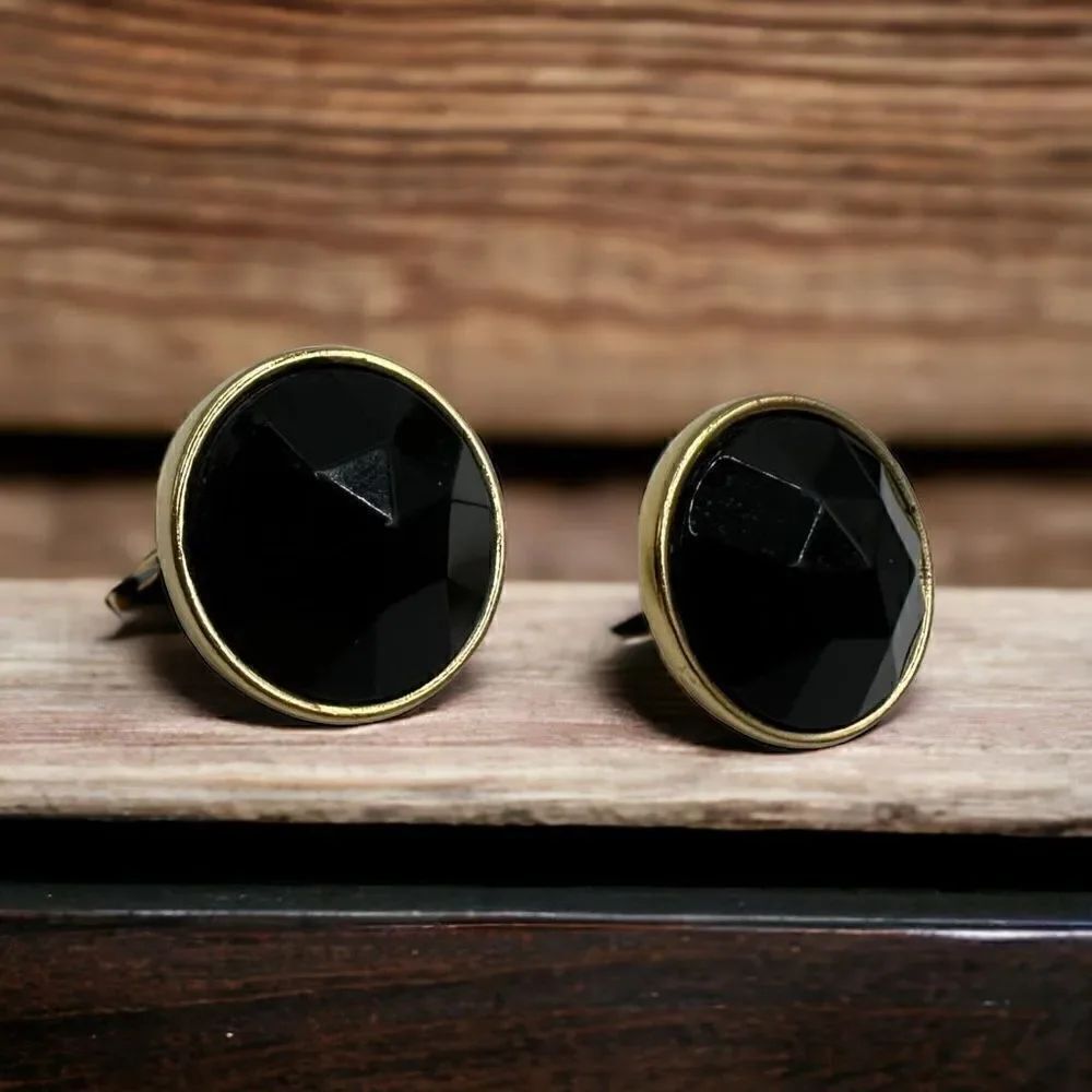 Vintage black center with gold toned accent round stud earrings
